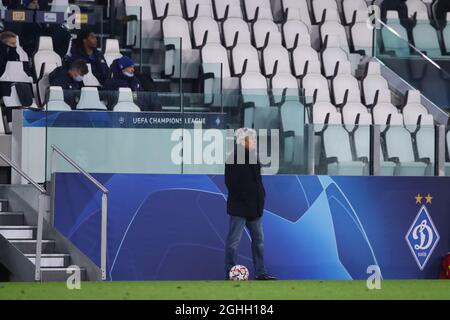 Mircea Lucescu entraîneur en chef du FC Dynamo Kyiv regarde pendant le match de la Ligue des champions de l'UEFA au stade Allianz, à Turin. Date de la photo : 2 décembre 2020. Le crédit photo doit être lu : Jonathan Moscrop/Sportimage via PA Images Banque D'Images