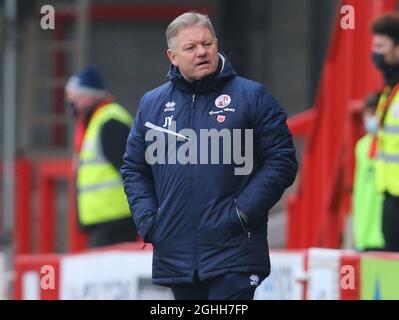 John Yems directeur de Crawley Town pendant le match de la coupe FA au stade People Pension de Crawley. Date de la photo : 10 janvier 2021. Le crédit photo devrait se lire: Paul Terry/Sportimage Banque D'Images