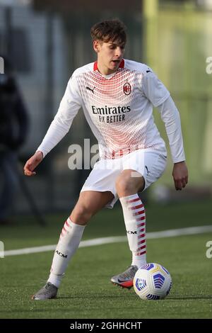 Giacomo Olzer de l'AC Milan pendant le match Primavera 1 au Stadio Comunale di Volpiano, Volpiano. Date de la photo : 27 janvier 2021. Le crédit photo doit être lu : Jonathan Moscrop/Sportimage via PA Images Banque D'Images