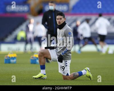 Liverpool, Royaume-Uni, 5 avril 2021. James Rodriguez d'Everton se réchauffe lors du match de la Premier League à Goodison Park, Liverpool. Date de la photo : 5 avril 2021. Le crédit photo doit être lu : Darren Staples/Sportimage via PA Images Banque D'Images