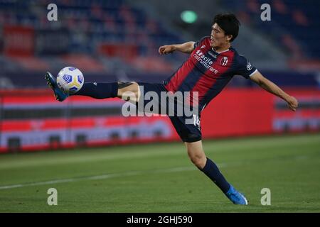 Bologne, Italie, le 23 mai 2021. Takehiro Tomiyasu du FC de Bologne pendant la série Un match à Renato Dall'Ara, Bologne. Le crédit photo doit être lu : Jonathan Moscrop / Sportimage via PA Images Banque D'Images