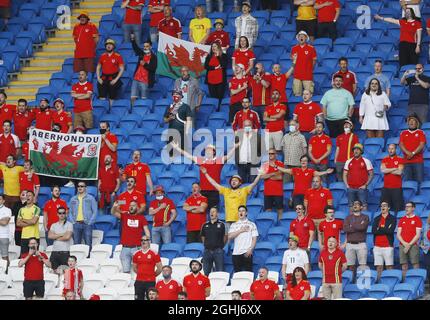 Cardiff, pays de Galles, 5 juin 2021. Les fans gallois prennent leur place dans les stands la première fois depuis le début de la pandémie Covid 19 lors du match international de football amical au Cardiff City Stadium, Cardiff. Le crédit photo doit être lu : Darren Staples / Sportimage via PA Images Banque D'Images