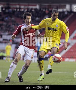 Sean St. Ledger de Middlesbrough et Jay Boothroyd de Cardiff lors du match de championnat Coca Cola entre Middlesbrough et Cardiff City The Riverside Stadium, Middlesbrough. Banque D'Images