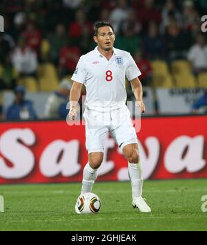 Frank Lampard en Angleterre pendant la coupe du monde de la FIFA 2010, match du groupe C entre l'Angleterre et les Etats-Unis au stade Royal Bafokeng, Rutenburg, Afrique du Sud. Banque D'Images