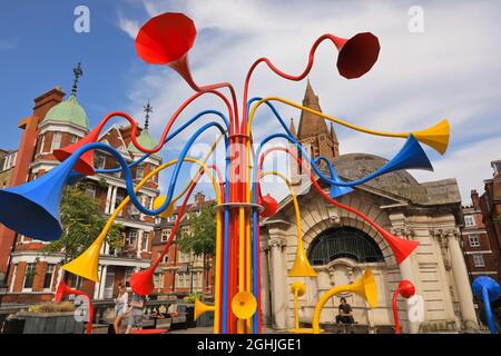 Sonic Bloom, installation interactive de l'artiste Yuri Suzuki dans Brown Hart Gardens, Mayfair, Londres Banque D'Images