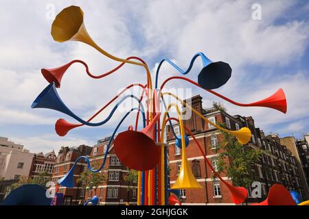 Sonic Bloom, installation interactive de l'artiste Yuri Suzuki dans Brown Hart Gardens, Mayfair, Londres Banque D'Images