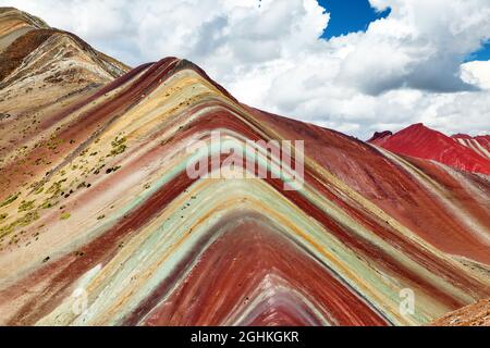 Rainbow Mountains ou Vinicunca Montana de Siete Colores, région de Cuzco au Pérou, Andes péruviennes Banque D'Images