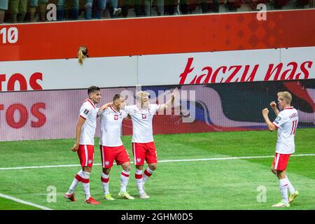 Varsovie, Pologne. 02 septembre 2021. Jakub Moder, Karoli Linetty, Kamil Jozwiak de Pologne fêtent un but lors du match de qualification Qatar de la coupe du monde de la FIFA 2022 entre la Pologne et l'Albanie au stade PGE Narodowy. (Note finale; Pologne 4:1 Albanie) (photo de Mikolaj Barbanell/SOPA Images/Sipa USA) crédit: SIPA USA/Alay Live News Banque D'Images