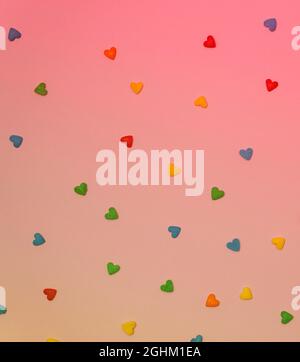 Carte de voeux Journée internationale de la femme le 8 mars. Bonbon en forme de coeur coloré sous la forme du numéro huit. Joyeux huitième anniversaire de salutation ca Banque D'Images