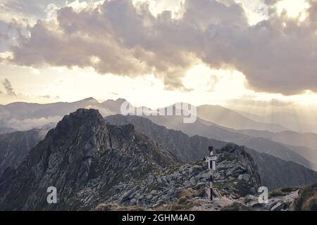 Belle vue dans notre voyage dans les montagnes de Fagaras Banque D'Images