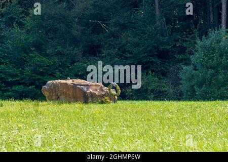 Shanksville, PA - 6 septembre 2021 : ce bloc marque l'emplacement général du site d'impact du vol 93 le 11 septembre 2001. Banque D'Images