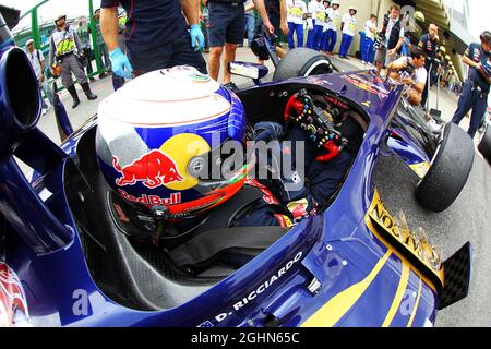 Daniel Ricciardo (AUS) Scuderia Toro Rosso STR7. Banque D'Images