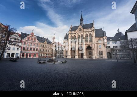 Place Fischmarkt et hôtel de ville d'Erfurt - Erfurt, Thuringe, Allemagne Banque D'Images