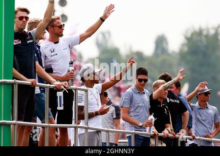 Les pilotes défilent. 04.09.2016. Championnat du monde de Formule 1, Rd 14, Grand Prix d'Italie, Monza, Italie, Jour de la course. Le crédit photo doit être lu : images XPB/Press Association. Banque D'Images