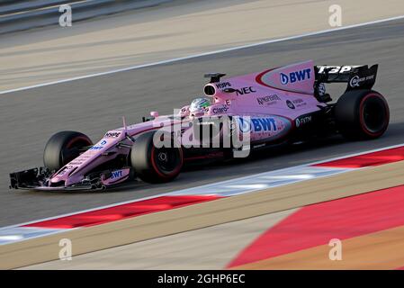 Alfonso Celis Jr (MEX) Sahara Force Inde F1 VJM10 pilote de développement. 18.04.2017. Test de la formule 1. Sakhir, Bahreïn. Mardi. Le crédit photo doit être lu : images XPB/Press Association. Banque D'Images