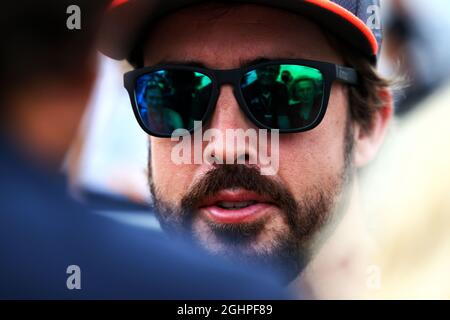 Fernando Alonso (ESP) McLaren avec les médias. 27.07.2017. Championnat du monde de Formule 1, Rd 11, Grand Prix de Hongrie, Budapest, Hongrie, Journée de préparation. Le crédit photo doit être lu : images XPB/Press Association. Banque D'Images