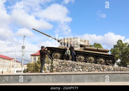 Char T-34-85 exposé dans le centre-ville de Tiraspol en Transnistrie Banque D'Images