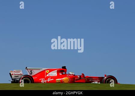 Sebastian Vettel (GER) Ferrari SF70H. Grand Prix brésilien, vendredi 10 novembre 2017. Sao Paulo, Brésil. Banque D'Images