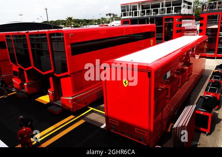 Ferrari Trucks dans le paddock. 10.05.2018. Championnat du monde de Formule 1, Rd 5, Grand Prix d'Espagne, Barcelone, Espagne, Journée de préparation. Le crédit photo doit être lu : images XPB/Press Association. Banque D'Images