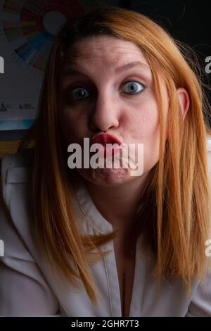 Tamarara actrice faisant des becs Banque D'Images