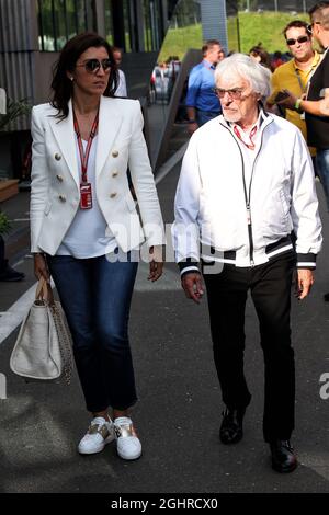Bernie Ecclestone (GBR) avec sa femme Fabiana Flosi (BRA). 30.06.2018. Championnat du monde de Formule 1, Rd 9, Grand Prix d'Autriche, Spielberg, Autriche, Jour de qualification. Le crédit photo doit être lu : images XPB/Press Association. Banque D'Images