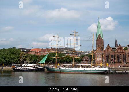 Hôtel et restaurant Alexander von Humboldt dans l'Europahafen, ville hanséatique de Brême, Allemagne Banque D'Images