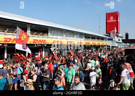 Ventilateurs dans la fosse. 19.07.2018. Championnat du monde de Formule 1, Rd 11, Grand Prix d'Allemagne, Hockenheim, Allemagne, Journée de préparation. Le crédit photo doit être lu : images XPB/Press Association. Banque D'Images