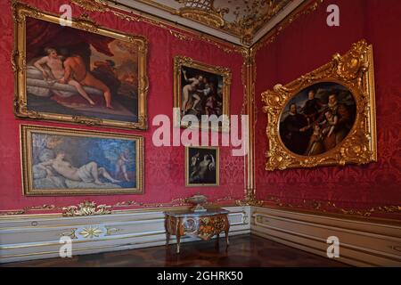 Chambre de Damas rouge, Nouveau Palais, Palais de Sanssouci, Potsdam, Brandebourg, Allemagne Banque D'Images