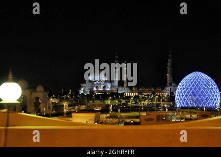 Vue panoramique d'Abu Dhabi. 23.11.2018. Formula 1 World Championship, Rd 21, Grand Prix d'Abu Dhabi, circuit Yas Marina, Abu Dhabi, Practice Day. Le crédit photo doit être lu : images XPB/Press Association. Banque D'Images