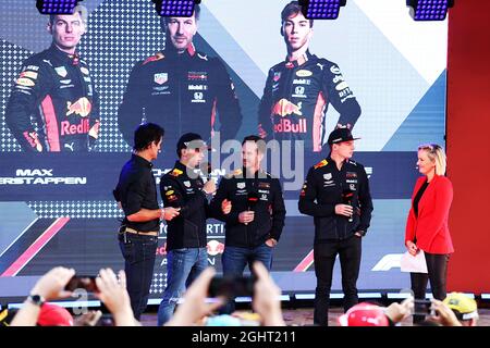 (De gauche à droite): Mark Webber (AUS) Channel 4 Presenter; Pierre Gasly (FRA) Red Bull Racing; Christian Horner (GBR) Red Bull Racing Team principal; et Max Verstappen (NLD) Red Bull Racing, au lancement de la saison F1 sur Federation Square. 13.03.2019. Championnat du monde de Formule 1, Rd 1, Grand Prix d'Australie, Albert Park, Melbourne, Australie, jour de préparation. Le crédit photo doit être lu : images XPB/Press Association. Banque D'Images