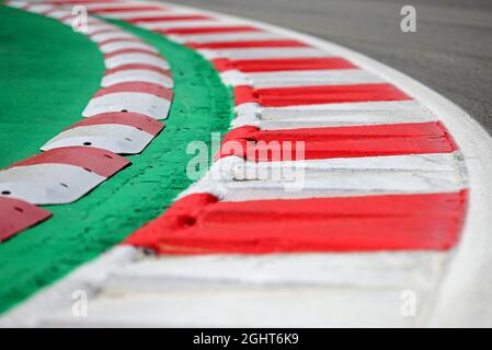 Atmosphère du circuit - détail du trottoir. 09.05.2019. Championnat du monde de Formule 1, Rd 5, Grand Prix d'Espagne, Barcelone, Espagne, Journée de préparation. Le crédit photo doit être lu : images XPB/Press Association. Banque D'Images