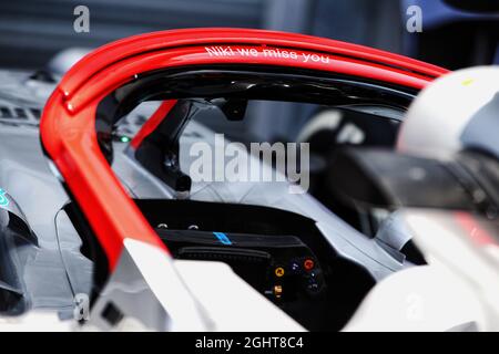 La housse de cockpit Mercedes AMG F1 W10 Halo rend hommage à Niki Lauda. 24.05.2019. Championnat du monde de Formule 1, Rd 6, Grand Prix de Monaco, Monte Carlo, Monaco, Vendredi. Le crédit photo doit être lu : images XPB/Press Association. Banque D'Images