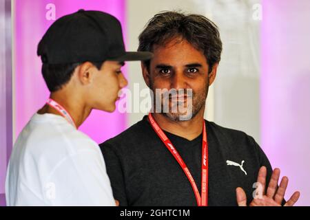 Juan Pablo Montoya (col) avec son fils Sebastian Montoya (col). 12.07.2019. Championnat du monde de Formule 1, Rd 10, Grand Prix de Grande-Bretagne, Silverstone, Angleterre, Journée d'entraînement. Le crédit photo doit être lu : images XPB/Press Association. Banque D'Images