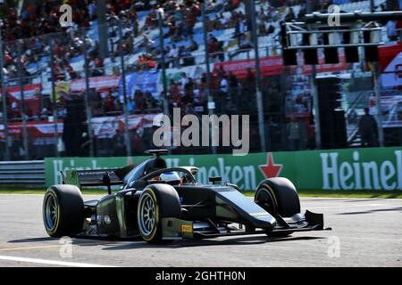 Jean Alesi (FRA) présente les pneus 2020 Pirelli F1 18 pouces dans une voiture F2. 07.09.2019. Championnat du monde de Formule 1, Rd 14, Grand Prix d'Italie, Monza, Italie, Jour de qualification. Le crédit photo doit être lu : images XPB/Press Association. Banque D'Images