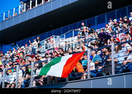 Fans dans la tribune. 28.09.2019. Championnat du monde de Formule 1, Rd 16, Grand Prix de Russie, Sotchi Autodrom, Sotchi, Russie, journée d'qualification. Le crédit photo doit être lu : images XPB/Press Association. Banque D'Images