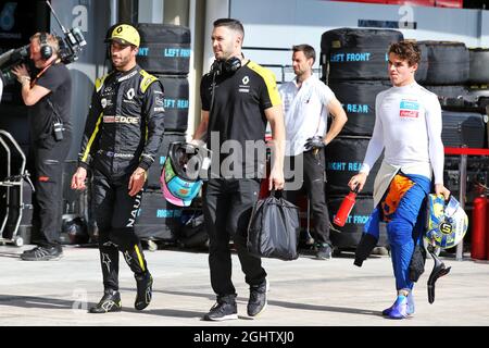 Daniel Ricciardo (AUS) Renault F1 Team et Lando Norris (GBR) McLaren. 16.11.2019. Championnat du monde de Formule 1, Rd 20, Grand Prix brésilien, Sao Paulo, Brésil, Jour de qualification. Le crédit photo doit être lu : images XPB/Press Association. Banque D'Images