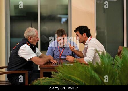 Dr Helmut Marko (AUT) Red Bull Motorsport Consultant avec Mark Webber (AUS) Channel 4 Presenter. 01.12.2019. Championnat du monde de Formule 1, Rd 21, Grand Prix d'Abu Dhabi, circuit Yas Marina, Abu Dhabi, jour de la course. Le crédit photo doit être lu : images XPB/Press Association. Banque D'Images