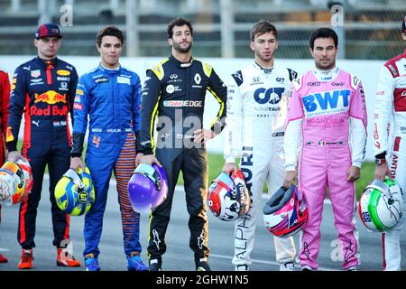 Daniel Ricciardo (AUS) Renault F1 Team sur une photo de groupe de pilotes. 19.02.2020. Test de Formule 1, première journée, Barcelone, Espagne. Mercredi. Le crédit photo doit être lu : images XPB/Press Association. Banque D'Images