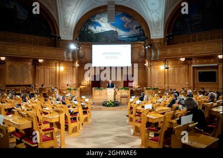 Stockholm, Suède. 07septembre 2021. Le président fédéral Frank-Walter Steinmeier prononce un discours en présence du roi de Suède au Parlement suédois. Le président Steinmeier et sa femme sont en visite d'État de trois jours en Suède à l'invitation du couple royal suédois. Credit: Bernd von Jutrczenka/dpa/Alamy Live News Banque D'Images