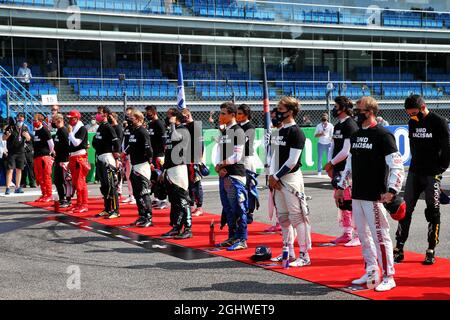 Les pilotes comme la grille observe l'hymne national. 06.09.2020. Championnat du monde de Formule 1, Rd 8, Grand Prix d'Italie, Monza, Italie, Jour de la course. Le crédit photo doit être lu : images XPB/Press Association. Banque D'Images