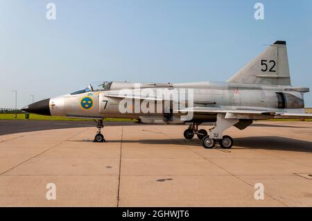 Saab 37 Viggen « Thunderbolt » Suédois avion de chasse et d'attaque à moteur unique, courte et moyenne portée. Avion à réaction. Vol historique de la Force aérienne suédoise Banque D'Images