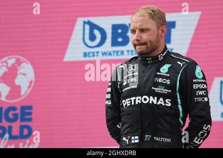 La deuxième place Valtteri Bottas (fin) Mercedes AMG F1 sur le podium. 04.07.2021. Championnat du monde de Formule 1, Rd 9, Grand Prix d'Autriche, Spielberg, Autriche, Jour de la course. Le crédit photo doit être lu : images XPB/Press Association. Banque D'Images