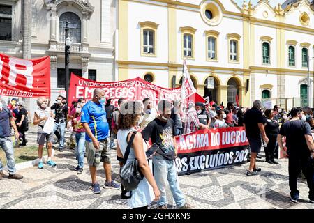 Sao Paulo, Sao Paulo, Brésil. 7 septembre 2021. (INT) Mars de la 27e Cry de l'exclu à Sao Paulo. 7 septembre 2021, Sao Paulo, Brésil: Manifestations contre le gouvernement du président Jair Bolsonaro au cours de la marche du 27e cri des exclus, à Sao Paulo, mardi (7). Le groupe, qui demande le départ de Bolsonaro, a quitté la place se, région et a continué sur une promenade à Largo Sao Francisco, dans le centre de la capitale. (Credit image: © Leco Viana/TheNEWS2 via ZUMA Press Wire) Banque D'Images