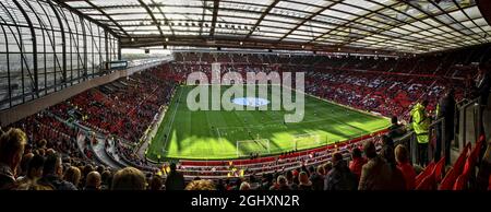 MANCHESTER, ROYAUME-UNI - 27 juillet 2016 : la vue panoramique à l'intérieur du stade Old Trafford. Grand Manchester. Royaume-Uni. Banque D'Images