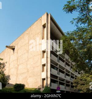 Haute Cour projetée par l'architecte le Corbusier Chandigarh (capitale du Punjab et de Haryana) - Inde [Suprema Corte de Chandigarh, projetada pelo arquit Banque D'Images