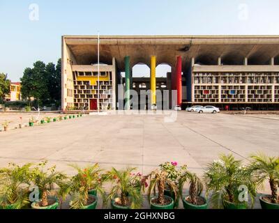 Haute Cour projetée par l'architecte le Corbusier Chandigarh (capitale du Punjab et de Haryana) - Inde [Suprema Corte de Chandigarh, projetada pelo arquit Banque D'Images