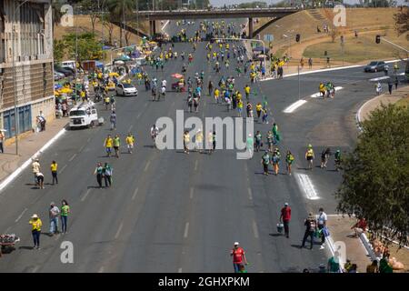 Brasilia, District fédéral, Brésil. 7 septembre 2021. (INT) manifestations pro-Bolsonaro avec des ordres du jour antidémocratiques le 7 septembre. 7 septembre 2021, Brasilia, District fédéral, Brésil: Les partisans du Président Jair Bolsonaro remplissent l'Esplanade des ministères, à Brasilia, le mardi (7). Bolsonaro a maintenu son discours conflictuel en parlant à ses partisans ce matin, le jour où il a appelé à des manifestations en faveur de son propre gouvernement, et a renouvelé les attaques dans le cadre d'une référence aux juges de la Cour suprême. (Credit image: © Tiago Teles/TheNEWS2 via ZUMA Press Wire) Banque D'Images