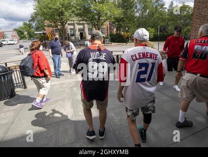 Cooperstown, États-Unis. 07septembre 2021. Les fans quittent le Major League Baseball's Hall of Fame à Cooperstown, New York, le mardi 7 septembre 2021. Derek Jeter, Ted Simmons, Larry Walker et le leader syndical des joueurs Marvin Miller seront intronisés au HOF le 8 septembre. Photo de Pat Benic/UPI crédit: UPI/Alay Live News Banque D'Images