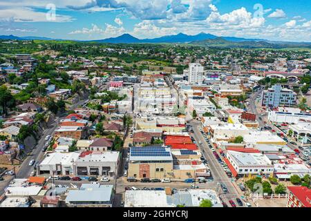 Nogales, Sonora Mexico et au nord de la ville Nogales Arizona, Etats-Unis, Heroica Nogales, eu, Etats-Unis, Border, Garita, Border Wall, immigration (photo de Luis Gutierrez / NortePhoto.com) Nogales, Sonora Mexico y al norte la Ciudad Nogales Arizona, Estados Unidos, Heroica Nogales, eu, USA, Frontera, Garita, muro fronteriso, migracion (photo de Luis Gutierrez/ NortePhoto.com) Banque D'Images