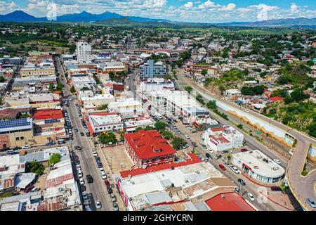 Nogales, Sonora Mexico et au nord de la ville Nogales Arizona, Etats-Unis, Heroica Nogales, eu, Etats-Unis, Border, Garita, Border Wall, immigration (photo de Luis Gutierrez / NortePhoto.com) Nogales, Sonora Mexico y al norte la Ciudad Nogales Arizona, Estados Unidos, Heroica Nogales, eu, USA, Frontera, Garita, muro fronteriso, migracion (photo de Luis Gutierrez/ NortePhoto.com) Banque D'Images